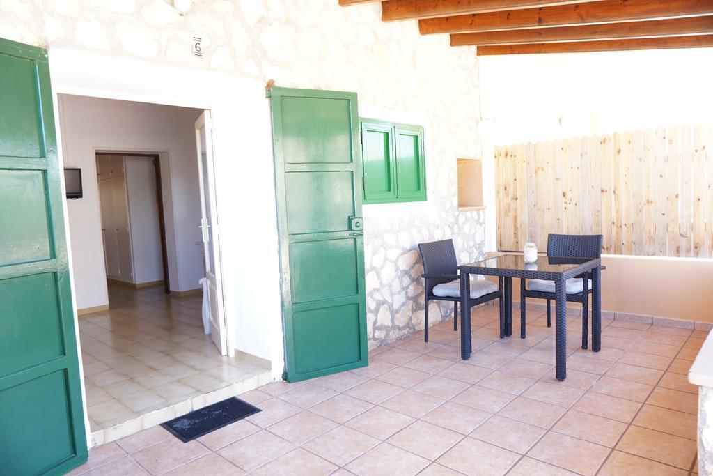 Apartments Campanitx - Astbury Formentera Es Calo  Phòng bức ảnh