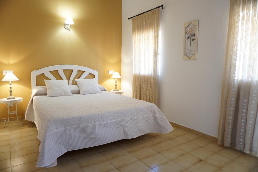 Apartments Campanitx - Astbury Formentera Es Calo  Phòng bức ảnh